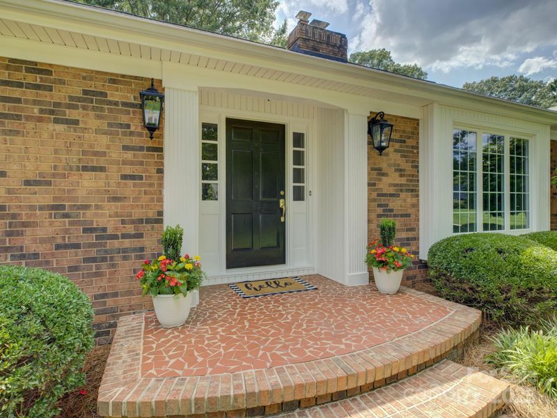 6116 Springhouse Ln, Charlotte, NC 28211