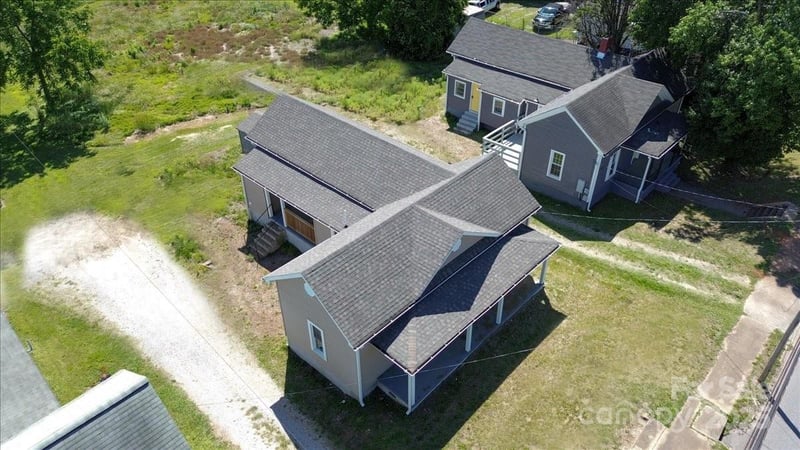 921 W 1st St, Lowell, NC 28098