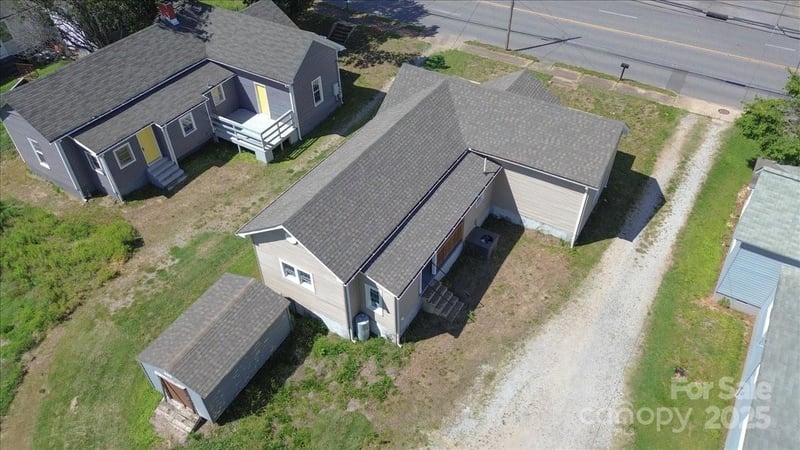 921 W 1st St, Lowell, NC 28098