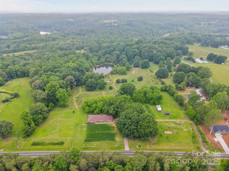 1081 Long Dr, Newton, NC 28658