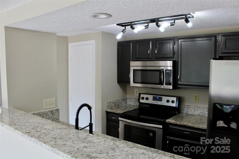 1604 Arlyn Cir #E, Charlotte, NC 28213