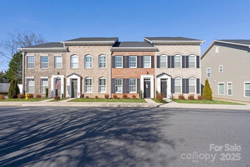 110 W Pine St, Lincolnton, NC 28092