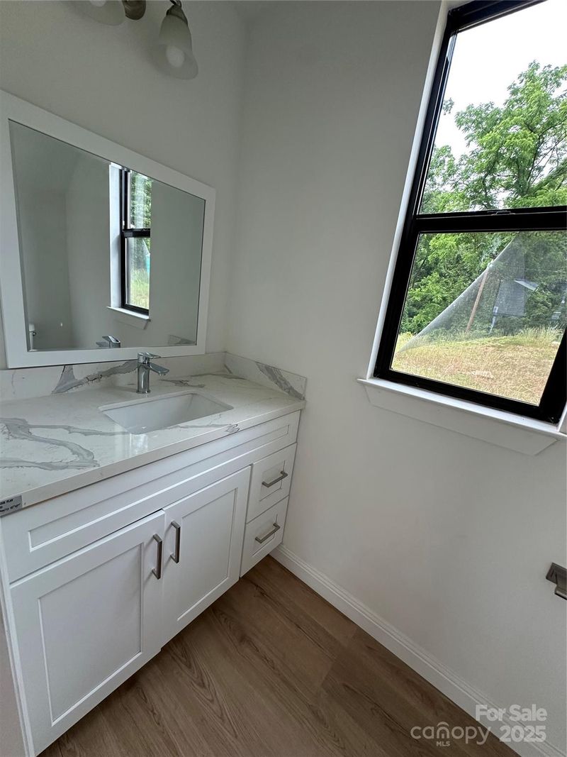 804 3rd Street Pl SW, Hickory, NC 28602