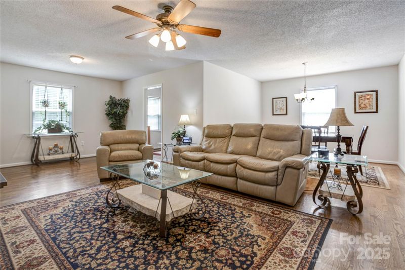 3125 Leonard Dr, Gastonia, NC 28056