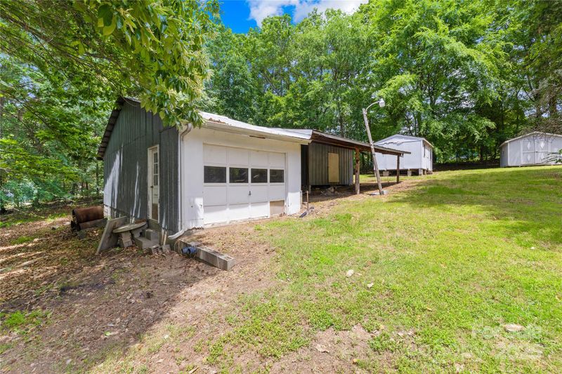 208 Lipe Rd, Troutman, NC 28166