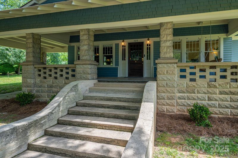 409 S Grove St, Lincolnton, NC 28092