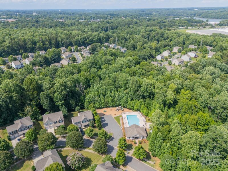 5804 Dinsmore Ln, Belmont, NC 28012