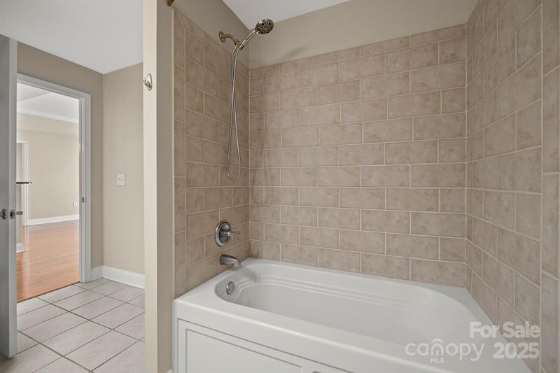 300 W 5th St #812, Charlotte, NC 28202