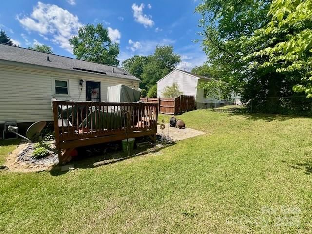 6000 Amberly Ln, Charlotte, NC 28213