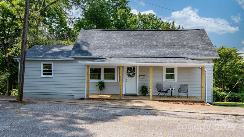 73 20th Ave SW, Hickory, NC 28602