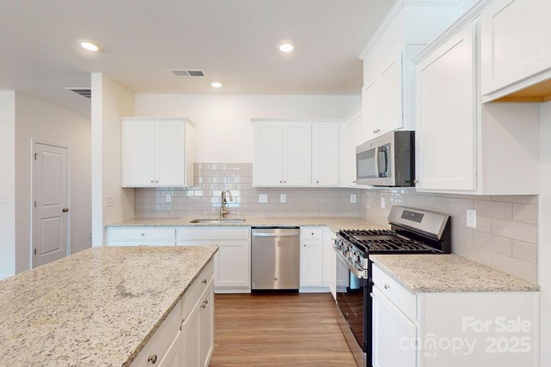4009 Lawnview Dr, Charlotte, NC 28269