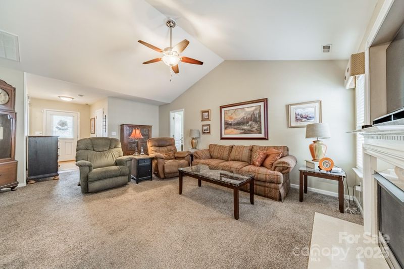 199 Ashmont Dr, Kannapolis, NC 28081