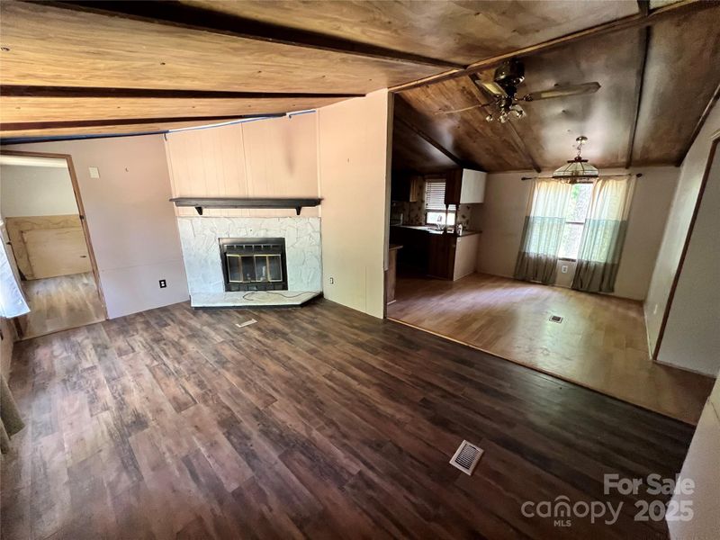 1399 Branton Dr, Iron Station, NC 28080