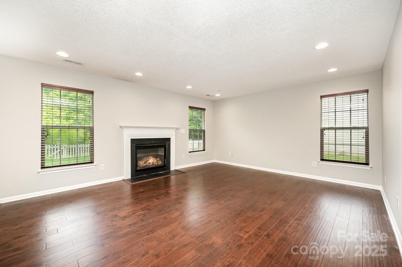 116 Amber Woods Dr, Tega Cay, SC 29708