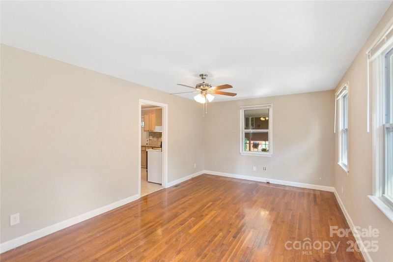 2701 Ravencroft Dr, Charlotte, NC 28208
