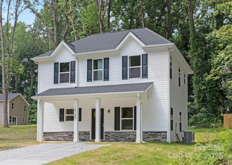 1815 Wildwood Dr, Charlotte, NC 28214