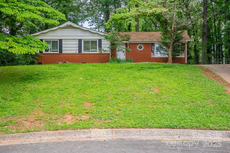 1401 Hillwood Ct, Charlotte, NC 28210
