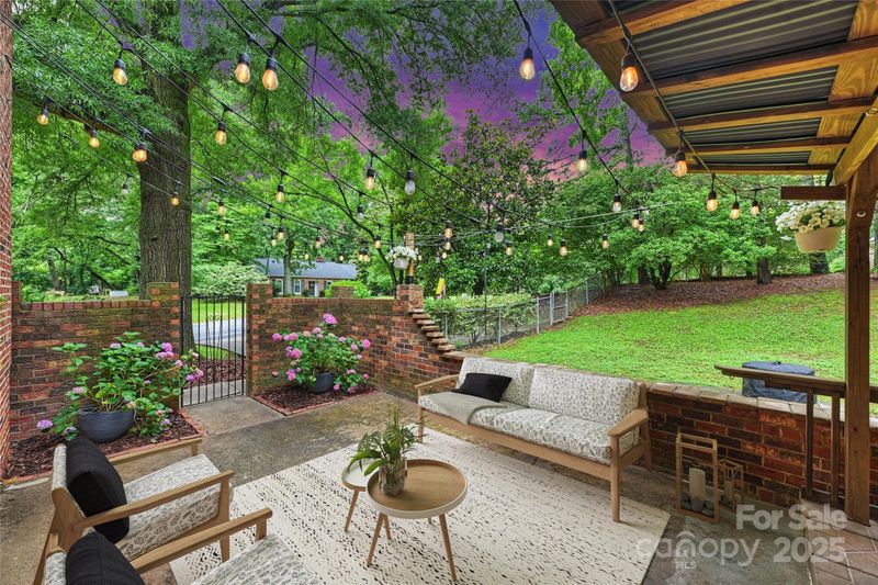 2301 Seth Thomas Rd, Charlotte, NC 28210