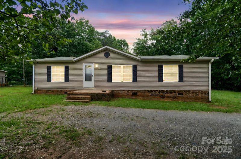 1245 Forest Ridge Rd, Bessemer City, NC 28016