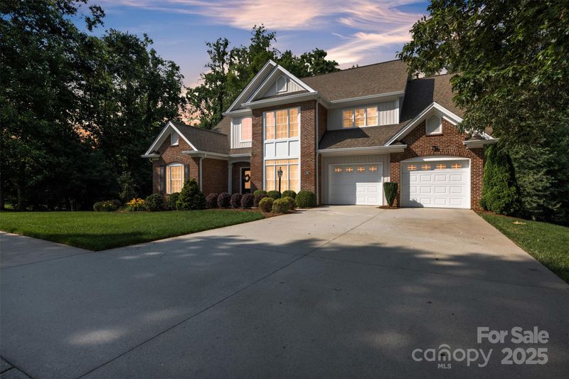 1747 30th Avenue Dr NE, Hickory, NC 28601