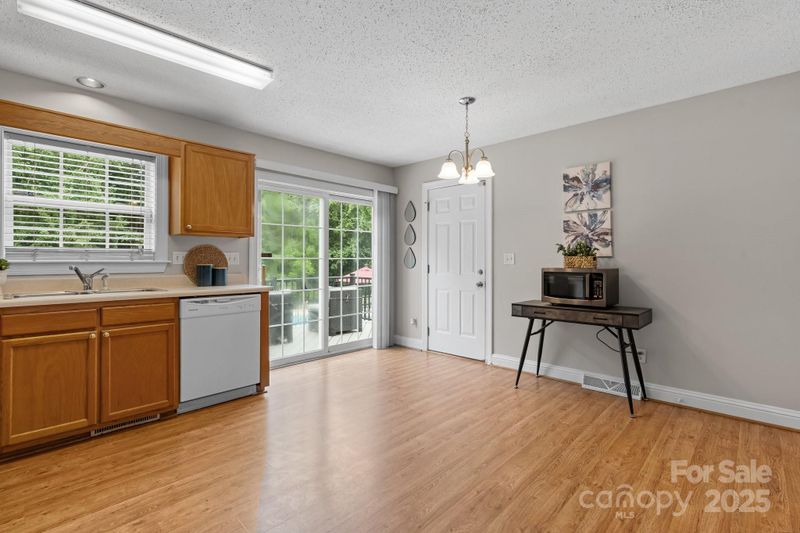 1028 Pocono Pl, Newton, NC 28658