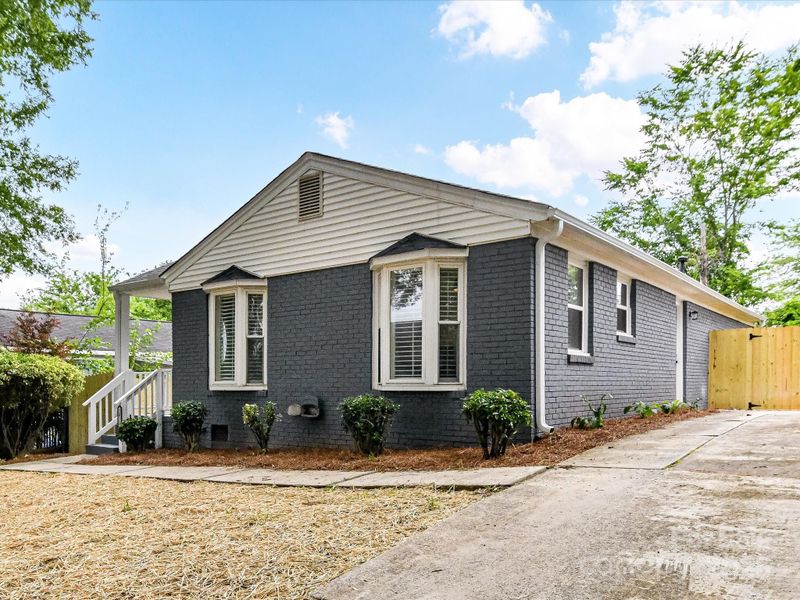 2017 Brewton Dr, Charlotte, NC 28206
