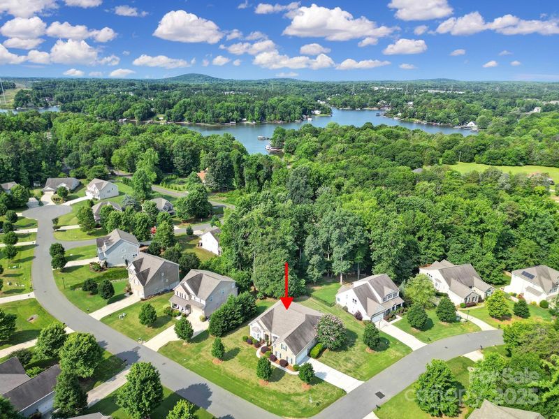 909 Autumn Glen Ct, Clover, SC 29710