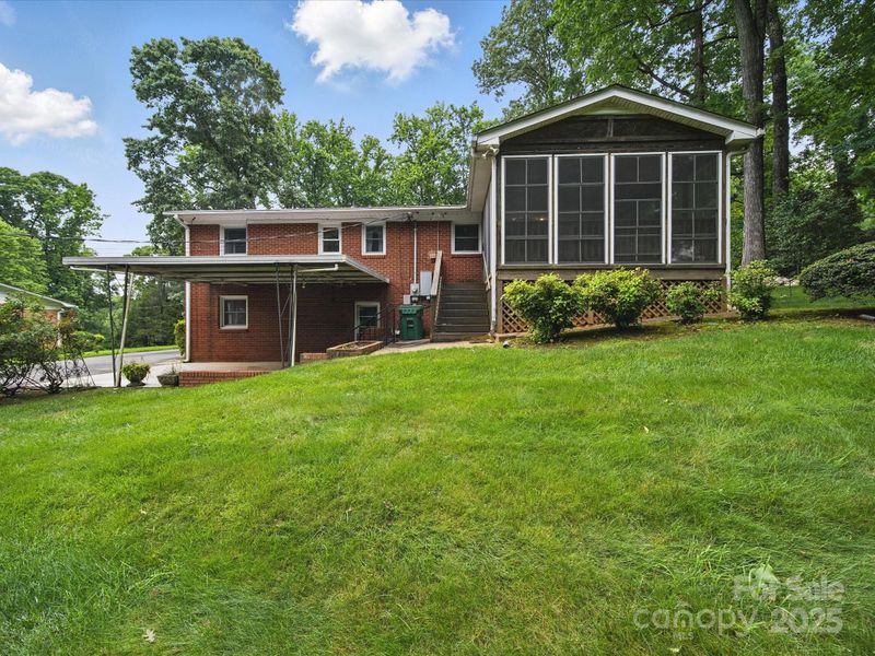 220 Lakeview Dr, Belmont, NC 28012