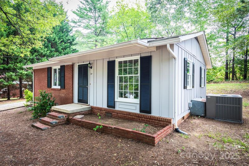 24 19th St NW, Hickory, NC 28601