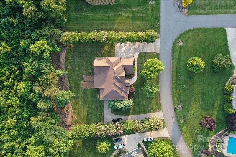 6302 Dwayne Starnes Dr, Hickory, NC 28602