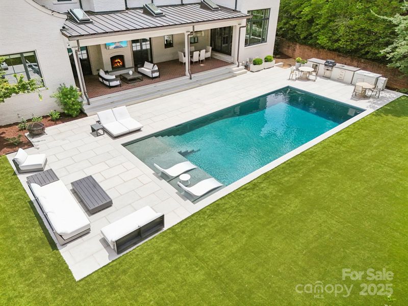 2215 Cortelyou Rd, Charlotte, NC 28211
