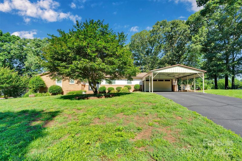 2326 Horseshoe Bend Rd NE, Hickory, NC 28601