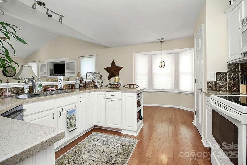 7526 Shadowstone Dr, Charlotte, NC 28270