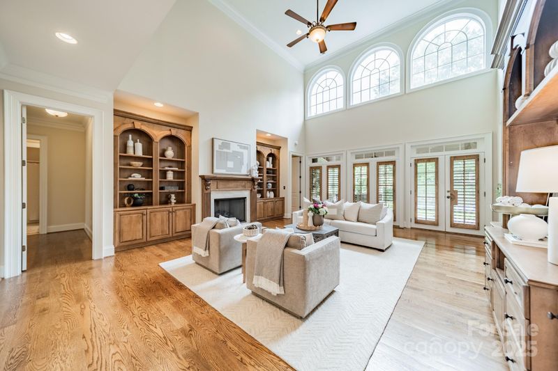 2300 Richardson Dr, Charlotte, NC 28211