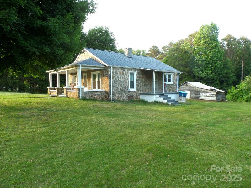 209 14th Ave SE, Hickory, NC 28602