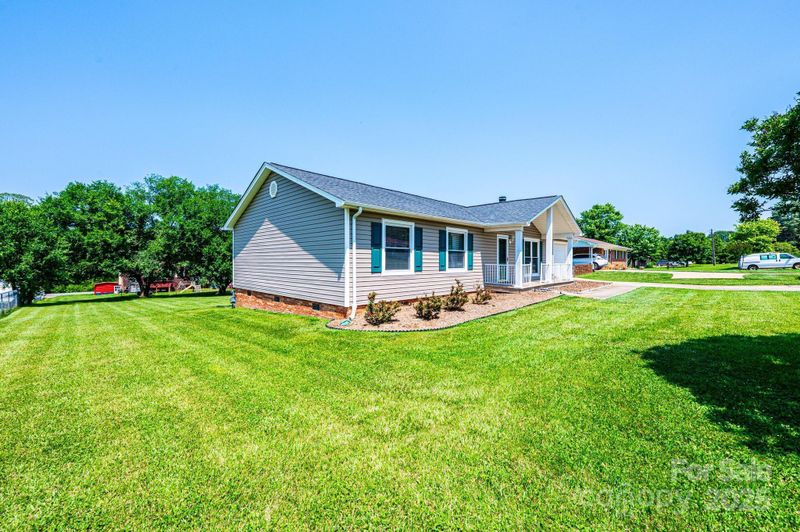 2031 36th St NE, Hickory, NC 28601