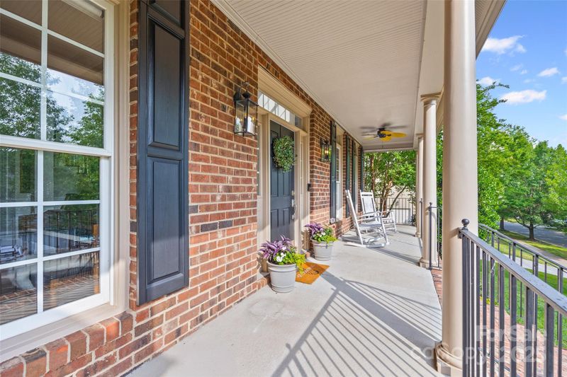 927 Cove Point Ln, Tega Cay, SC 29708