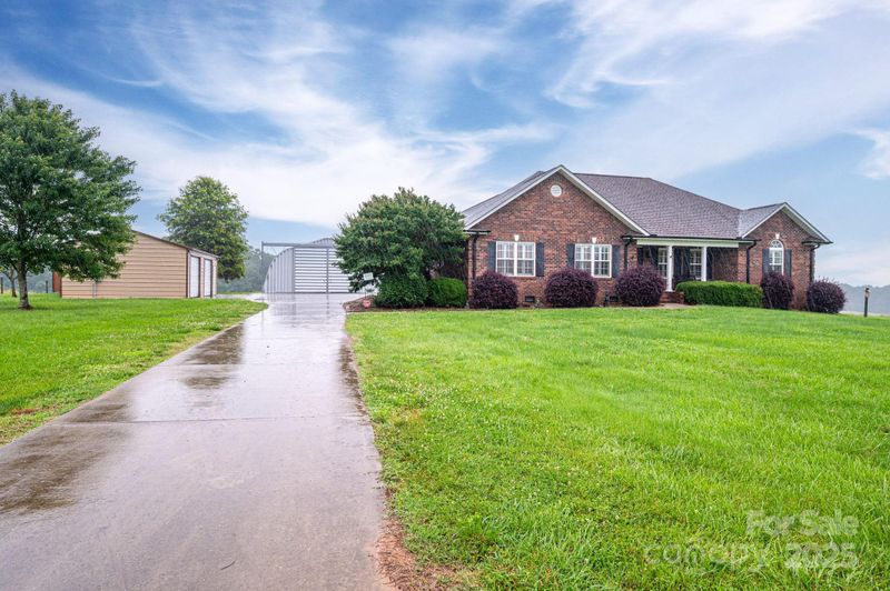 2817 Long Cir #1, Iron Station, NC 28080