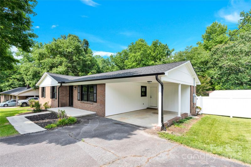 2323 Brookwood Rd, Lincolnton, NC 28092