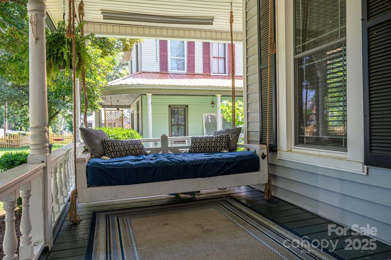 622 E Pine St, Lincolnton, NC 28092