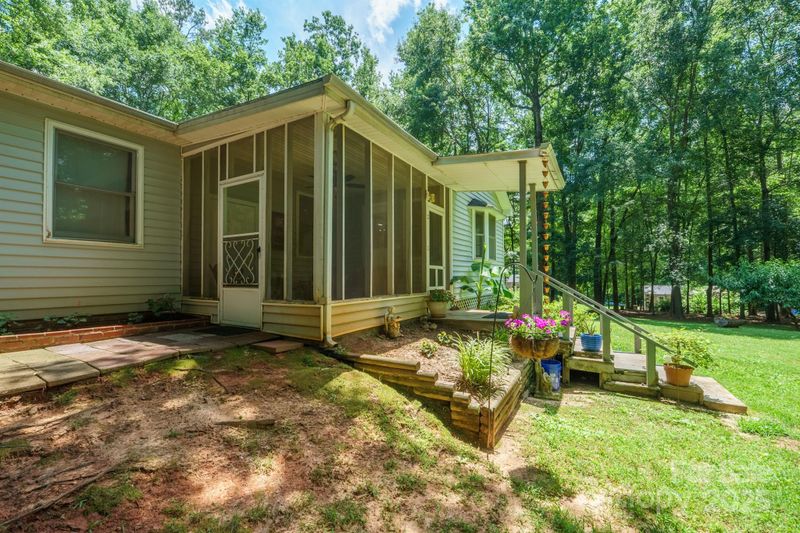 116 April Ln, Dallas, NC 28034