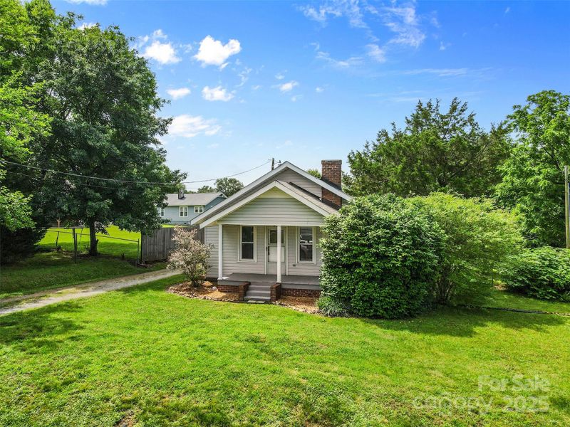 2519 2nd Ave SW, Hickory, NC 28602