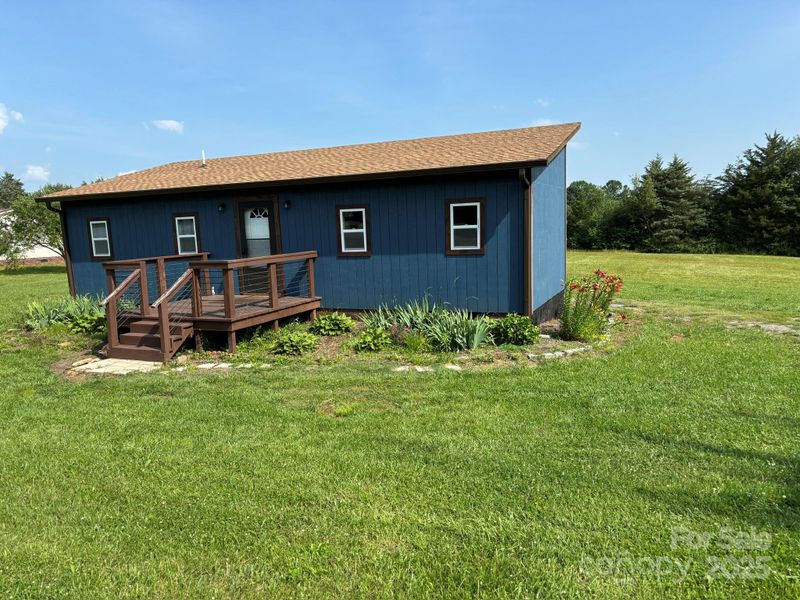 490 County Line Rd, Stony Point, NC 28678