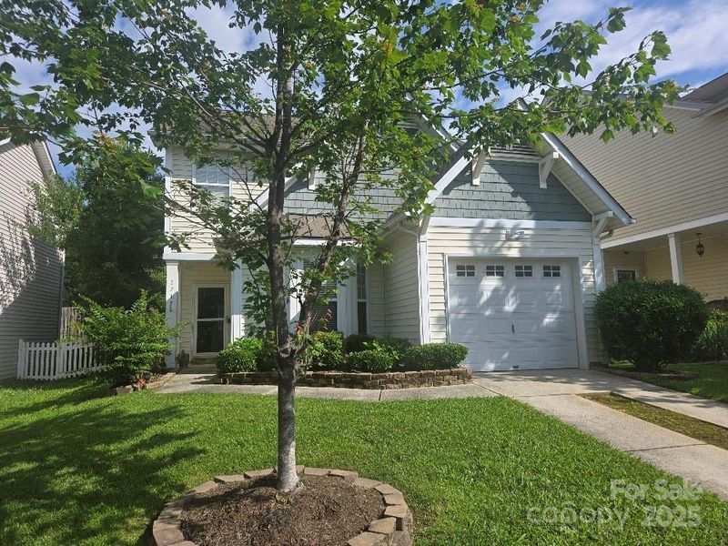 1715 Crabapple Tree Ln, Charlotte, NC 28214
