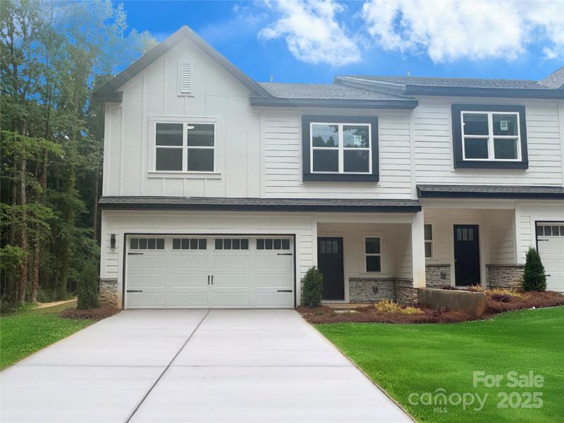 8303 Adrian Ct, Charlotte, NC 28270