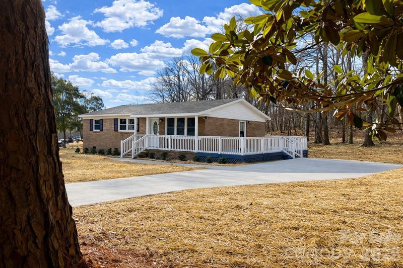 2201 Airdale Rd, Lancaster, SC 29720