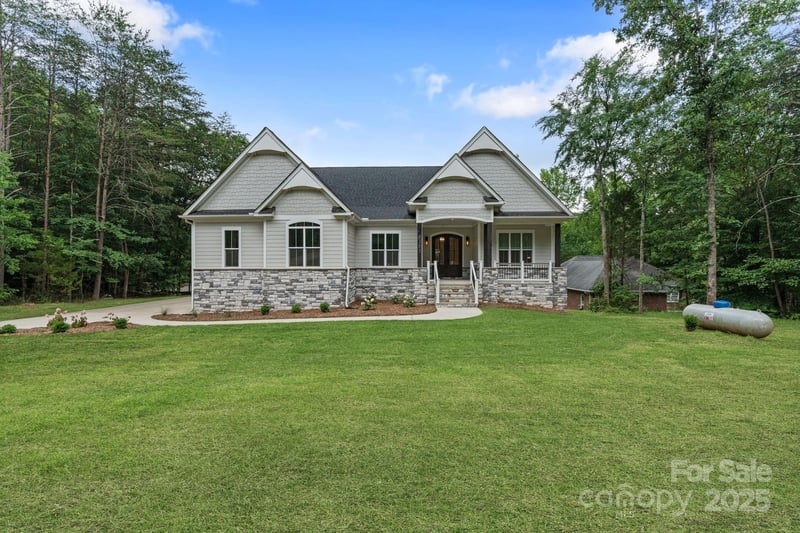 8283 Long Island Rd, Catawba, NC 28609