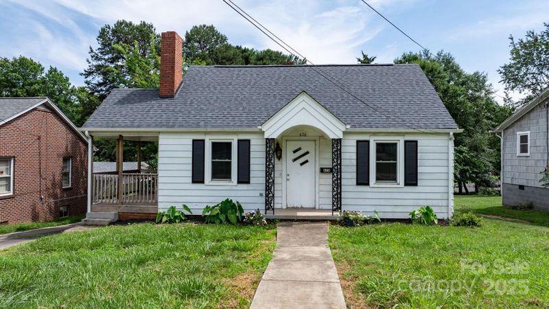 626 1st Ave SE, Hickory, NC 28602