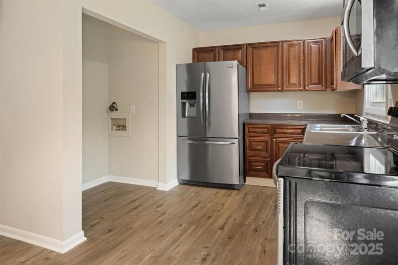 1218 Milan Rd, Charlotte, NC 28216