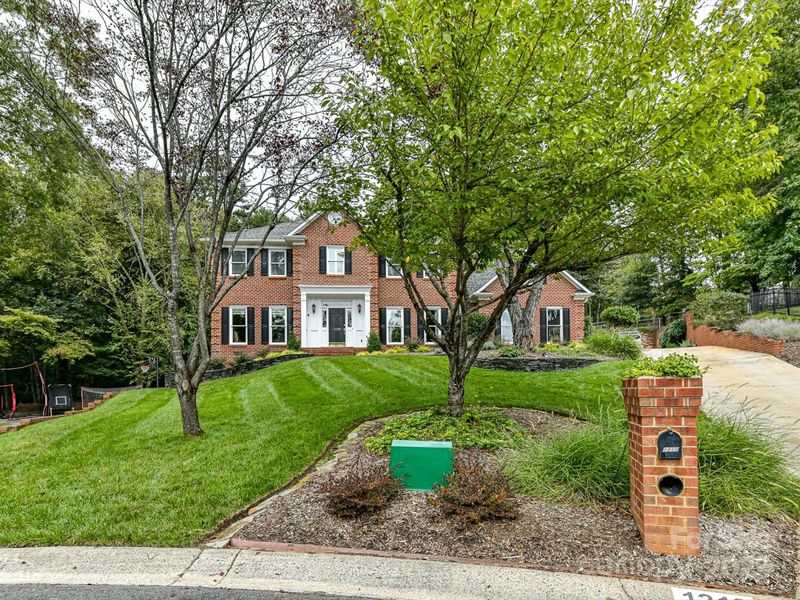 1210 Ilsemont Pl, Matthews, NC 28105